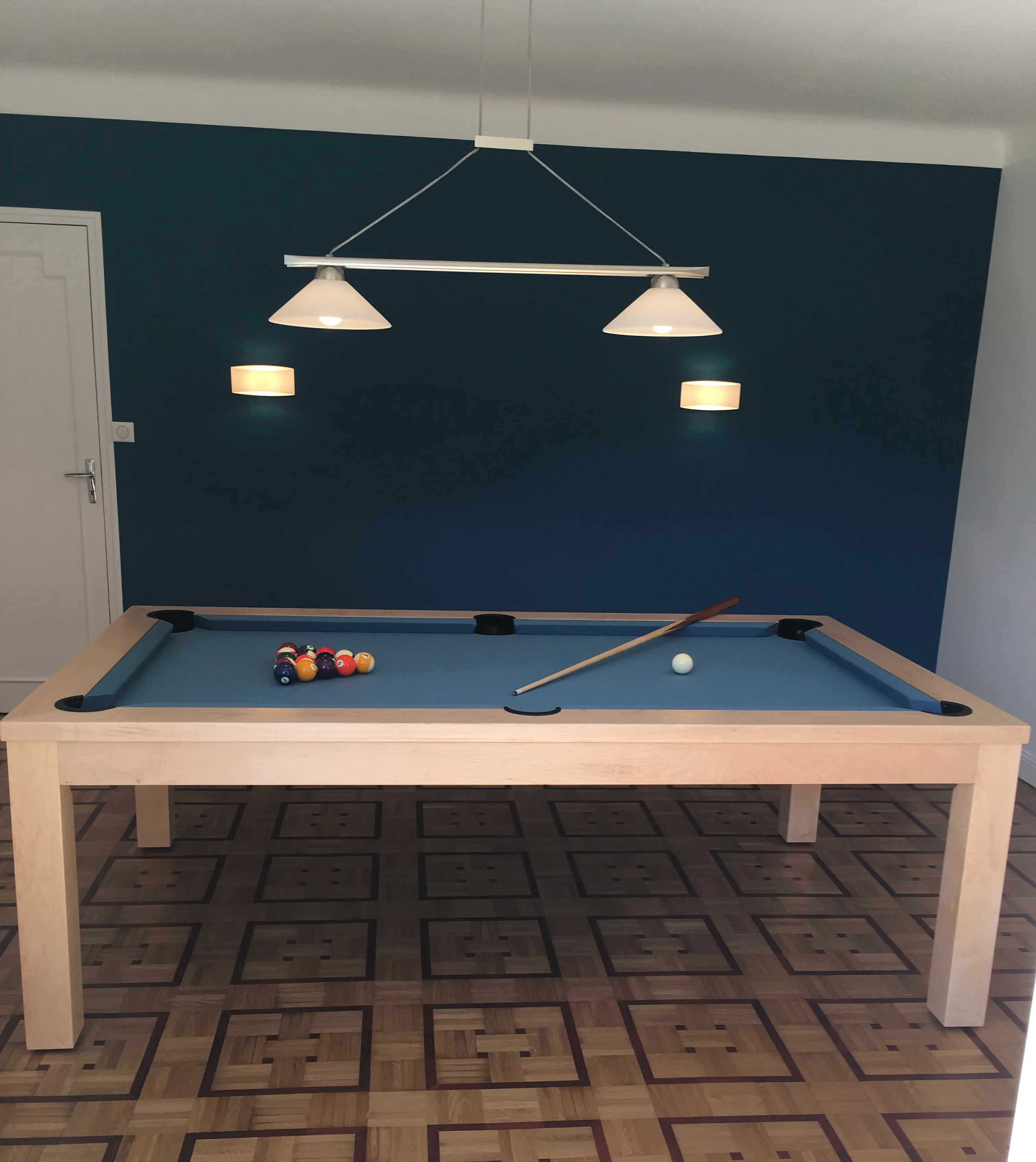 Private billiard room at La Maladrerie in Chablis